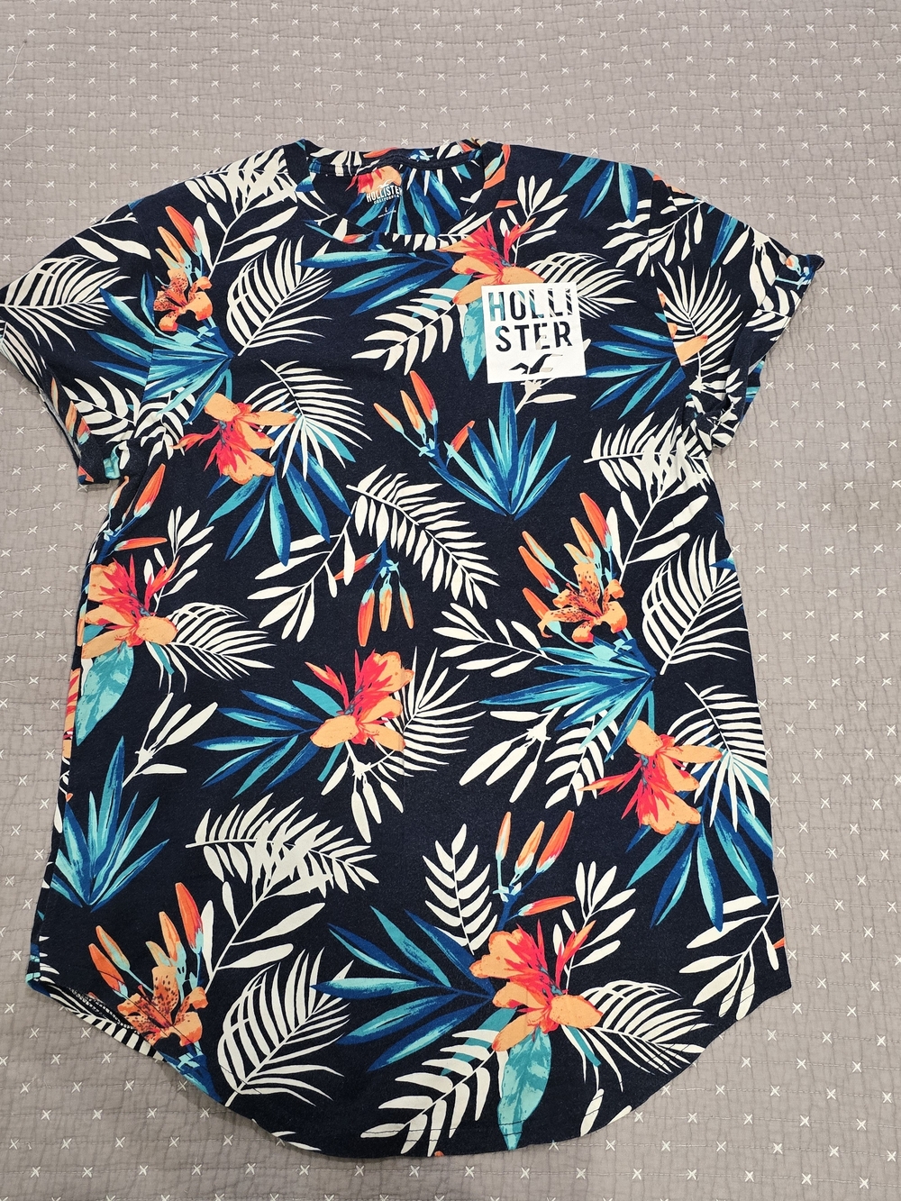 Hollister Men's Navy Tropical Floral Tee